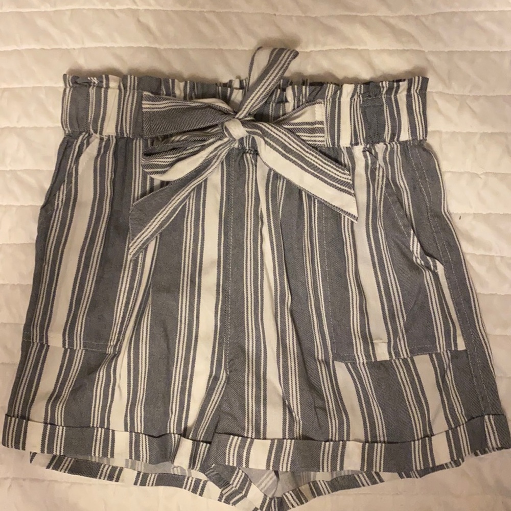 Brand SO women’s size small grey and white striped shorts tie in front